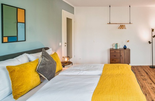 Friedrichstadt Condo | NEW/Central/Balcony/WIFI/Parking/Netflix/Nespresso