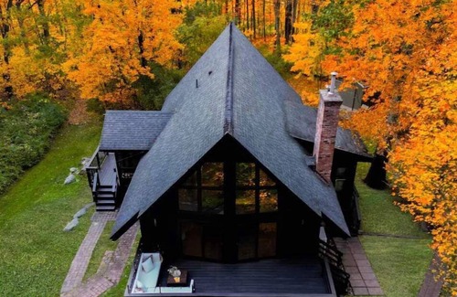 New Paltz House | NEW: Chalet Getaway, 5 min to Main St