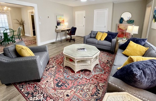 Clarkesville Cottage | NEW Chalet Gris Duplex Downtown Clarkesville