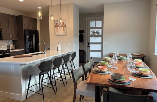 Rendezvous House | New chalet near skiing, hiking, fishing w/private hot tub, and mountain views