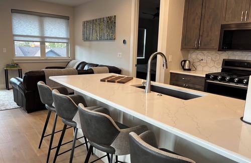 Rendezvous House | New chalet near skiing, hiking, fishing w/private hot tub, and mountain views