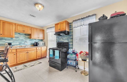 Old Town House | NEW! Charming Coastal Retreat in Bay St Louis