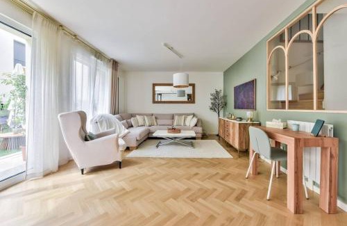 Republique–Point-du-Jour Apartment | New Charming Duplex Flat and Garden Oasis-Boulogne