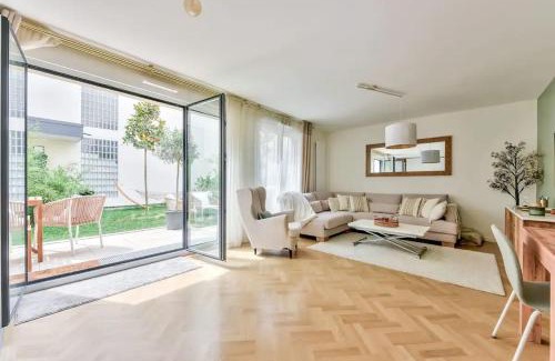 Republique–Point-du-Jour Apartment | New Charming Duplex Flat and Garden Oasis-Boulogne