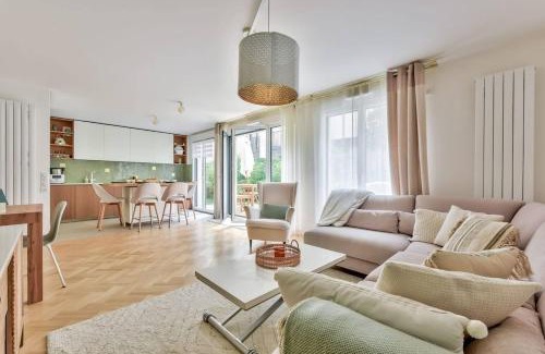 Republique–Point-du-Jour Apartment | New Charming Duplex Flat and Garden Oasis-Boulogne