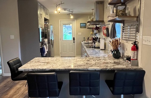 Franklin House | New - Charming Home in historic downtown Franklin!