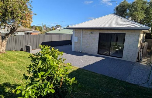 Yanchep House | New charming home in Yanchep 5 minutes walk to the beach