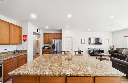 Beaumont House | NEW! Charming Pet-Friendly Getaway in Sunny Beaumont