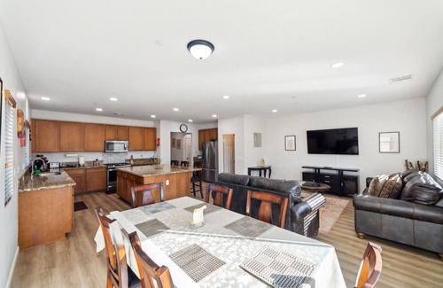Beaumont House | NEW! Charming Pet-Friendly Getaway in Sunny Beaumont