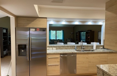 Sarasota Villa | NEW - Cheerful 2 bedroom villa - 13 min. to Siesta Key