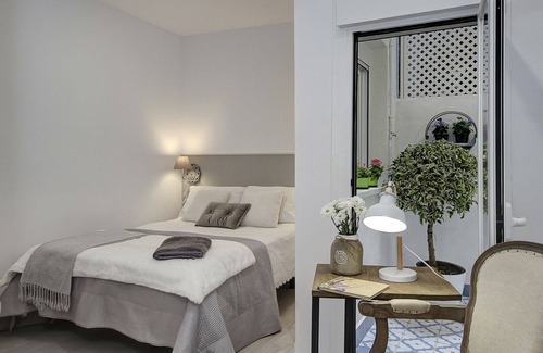 Figares House | * NEW * CITY CENTER, SAN ANTON-PUERTA REAL-ALHAMAR-ACERA DEL DARRO STREET