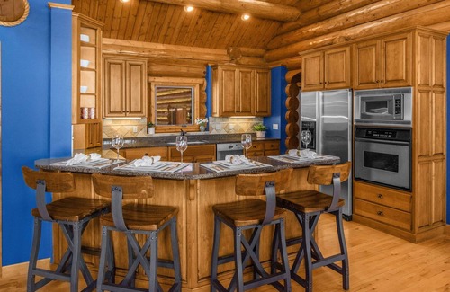 Pequot Lakes Cabin | NEW! Classic Lakeside Lodge with Luxury Amenities and Sunset Views
