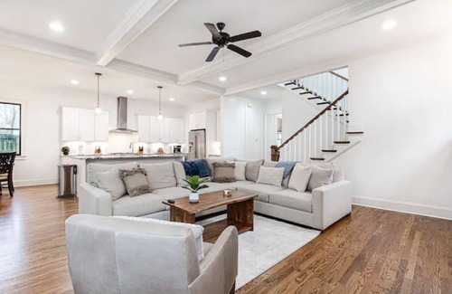 Kirkwood House | New Classy & Spacious Home in Downtown Atlanta