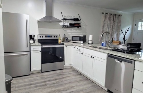 Durham Apartment | New & Clean 2 Bed Walltown Home. Walk to Duke! B