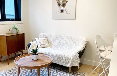 Riley Park House | NEW, clean, modern, private basement suite