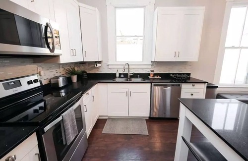 Irish Hill House | New! Close to all Derby Festivities, 10-min drive to Churchill Downs