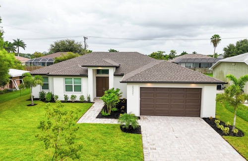 Bonita Springs House | NEW Coastal Paradise GEM! Spacious 4BR, 3 Full Baths w/Pool! PET FRIENDLY!