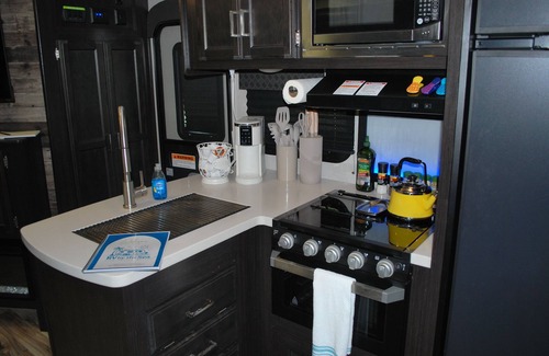 North Topsail Beach House | NEW - Coastal Comfort Awaits at RV by the Sea