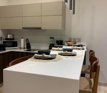 Zona Hotelera Apartment | New Condo in Premier Location