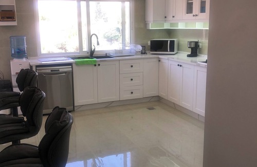 Suwailih Condo | New condo in the royals Hills area nFamily, friendly, quiet neighborhood