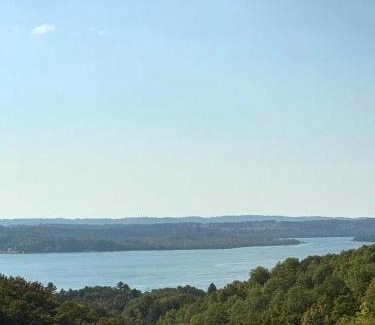 Bellaire House | New, condo stunning Lake View
