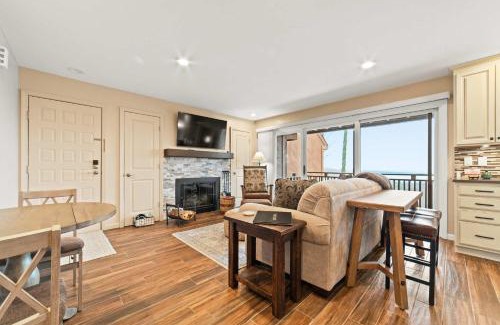 Bellaire House | New, condo stunning Lake View