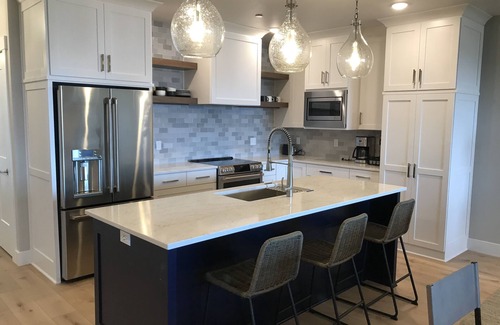 Sister Bay Condo | New Condo with Waterviews!