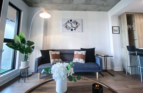 Griffintown House | New condos with a pool