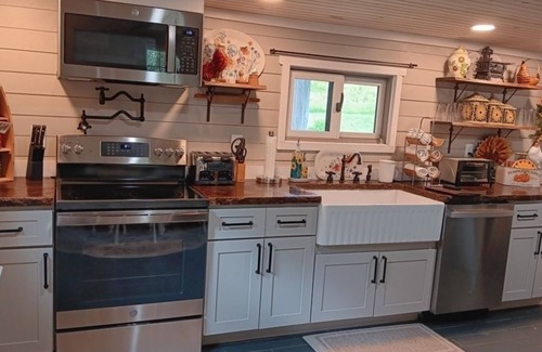 Tellico Plains House | NEW! Connie's Retreat - 3 Bedrooms, 2 Baths, Sleeps 11