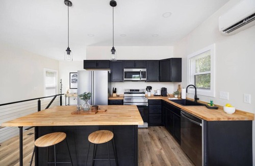 Johnson City House | New construction 2nd level apartment * Downtown JC