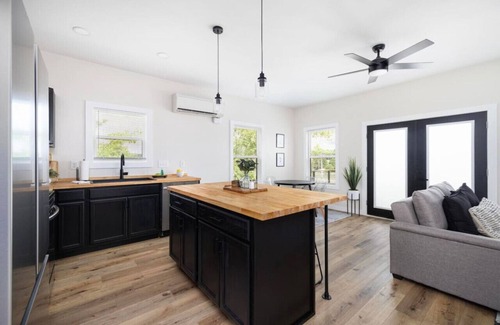 Johnson City House | New construction 2nd level apartment * Downtown JC