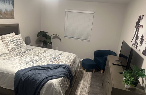 Park Mesa Heights Cottage | New Construction fully furnished cottage home in Central LA, near SoFi Stadium.