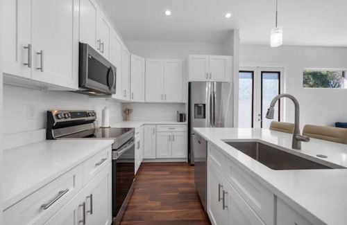 Jupiter House | New Construction-Modern, Close to Beach, Large patio and grill, full amenities