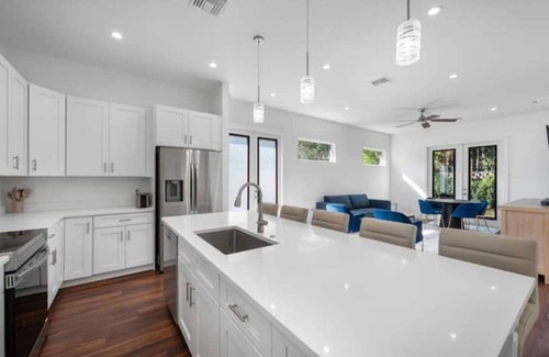 Jupiter House | New Construction-Modern, Close to Beach, Large patio and grill, full amenities