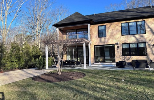 Bridgehampton House | New construction, 4-bedroom house with, fitness room in lovely Bridgehampton