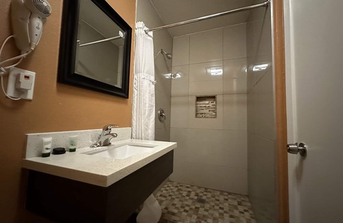 Victorville Hotel | New Corral Motel