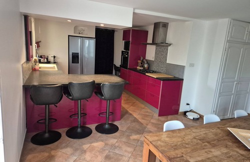 Gallargues-le-Montueux House | NEW- cosy family home
