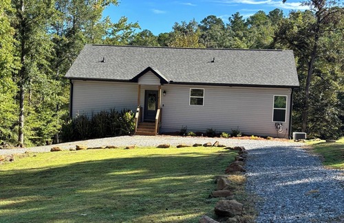 Jacksons' Gap House | New Cottage on Lake Martin – Peaceful Creekside-Pet Friendly-Auburn Football