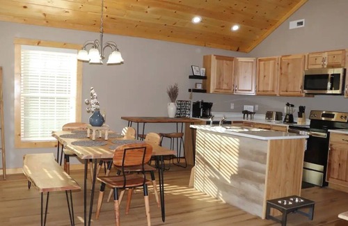 Gatlinburg - Pigeon Forge Cottage | New Cottage
