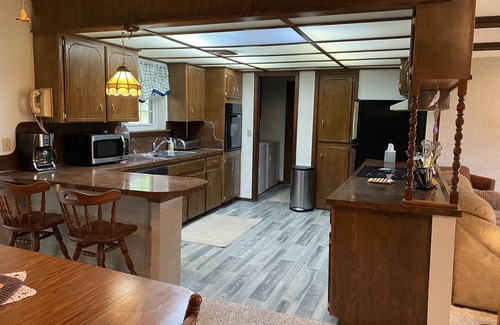Wagoner House | NEW- Country Livin—Fishing, Horse Riding , Wildlife, Fort Gibson Lake, Huge Yard