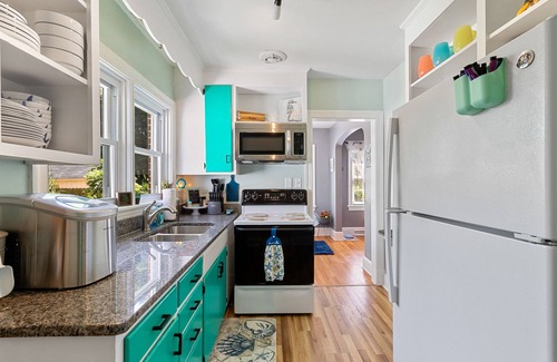 Kilmarnock House | NEW Cozy 2 BD 2 BTH w/Arcade Movie Thtr Pool Tbl