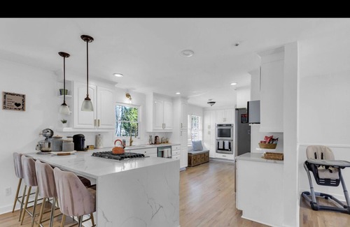 Windwood House | *New* Cozy 3bdr+1Bonus Newly Remodeled Home
