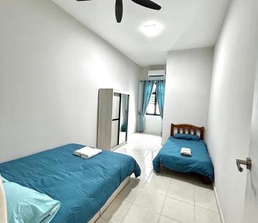 Ayer Panas House | New Cozy 4-bedroom Terrace Home