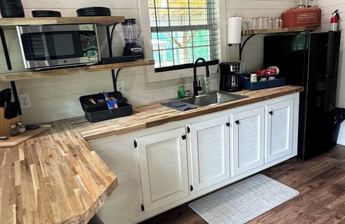 Townville Cabin | New! Cozy Cabin 4/Lake Hartwell/Green Pond Lndg/Broyles Landing/Covered Shelter