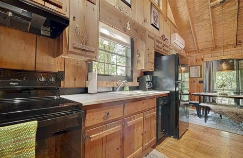 Suches Cabin | NEW Cozy Cabin with Sunset View - Sleeps 7