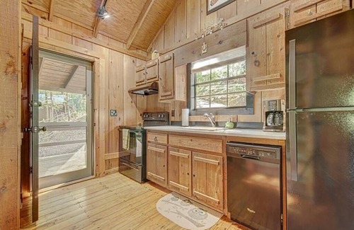 Suches Cabin | NEW Cozy Cabin with Sunset View - Sleeps 7