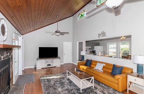 Lake Oconee House | NEW! - Cozy Home Away From Home on the Lake