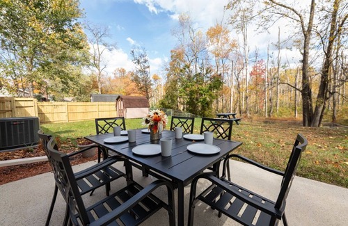 Woodland Hills House | New Cozy home Triad's GEM