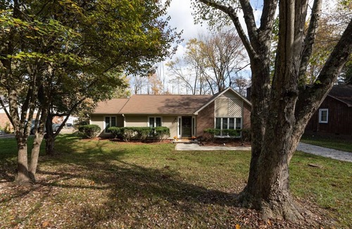 Woodland Hills House | New Cozy home Triad's GEM