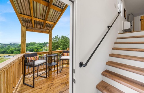 Kodak Apartment | NEW! Cozy Loft w/King Bed Near Gatlinburg/Pigeon Forge/Knoxville